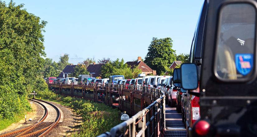 DB Sylt Shuttle mit diversen Autos