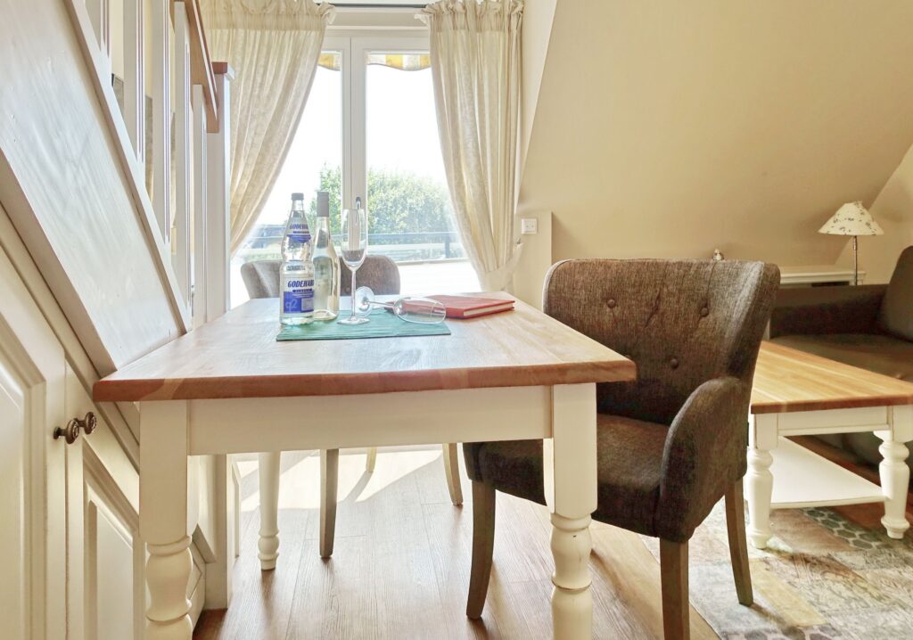 Esszimmer in Ferienwohnung Wenningstedt