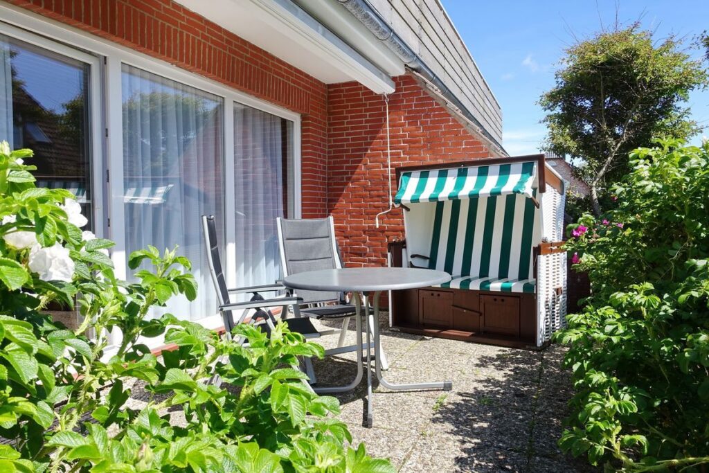 Terrasse in Ferienwohnung Wenningstedt