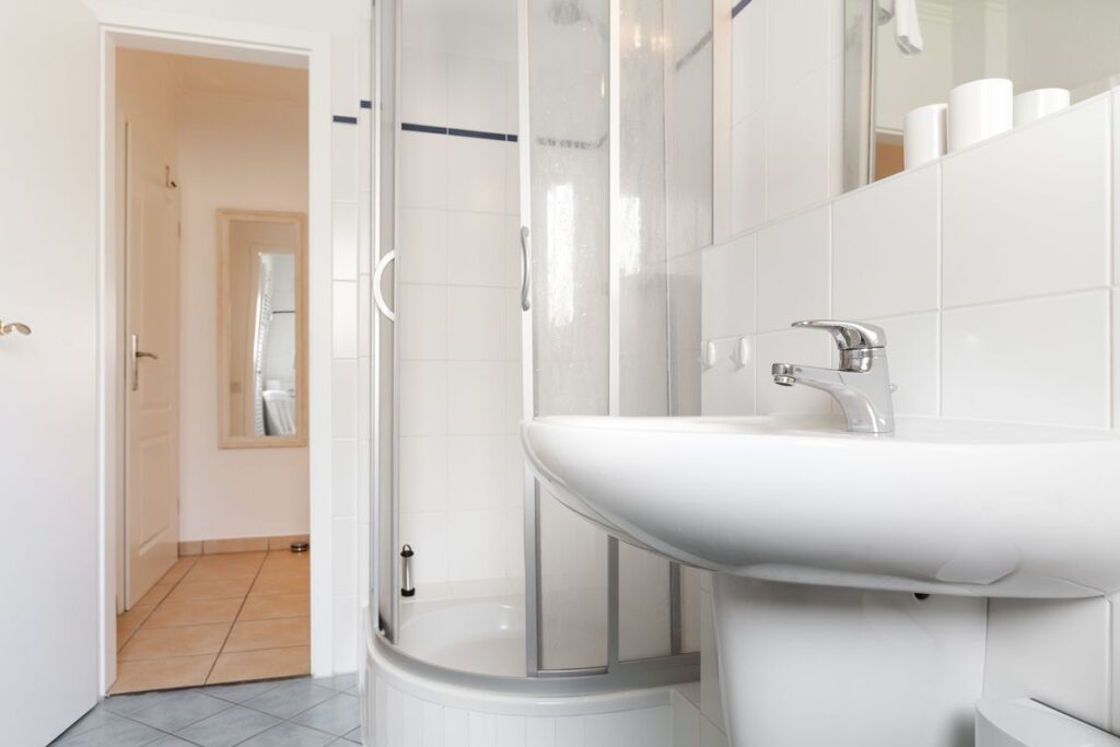 Bad in Ferienwohnung Wenningstedt