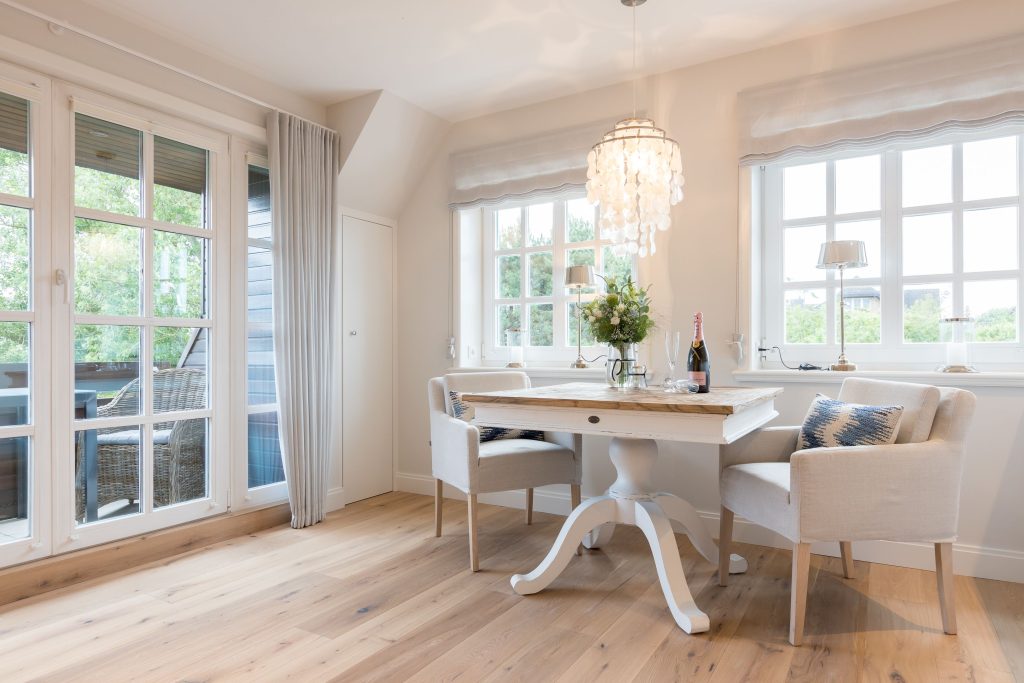 Esstisch in Ferienwohnung Wenningstedt
