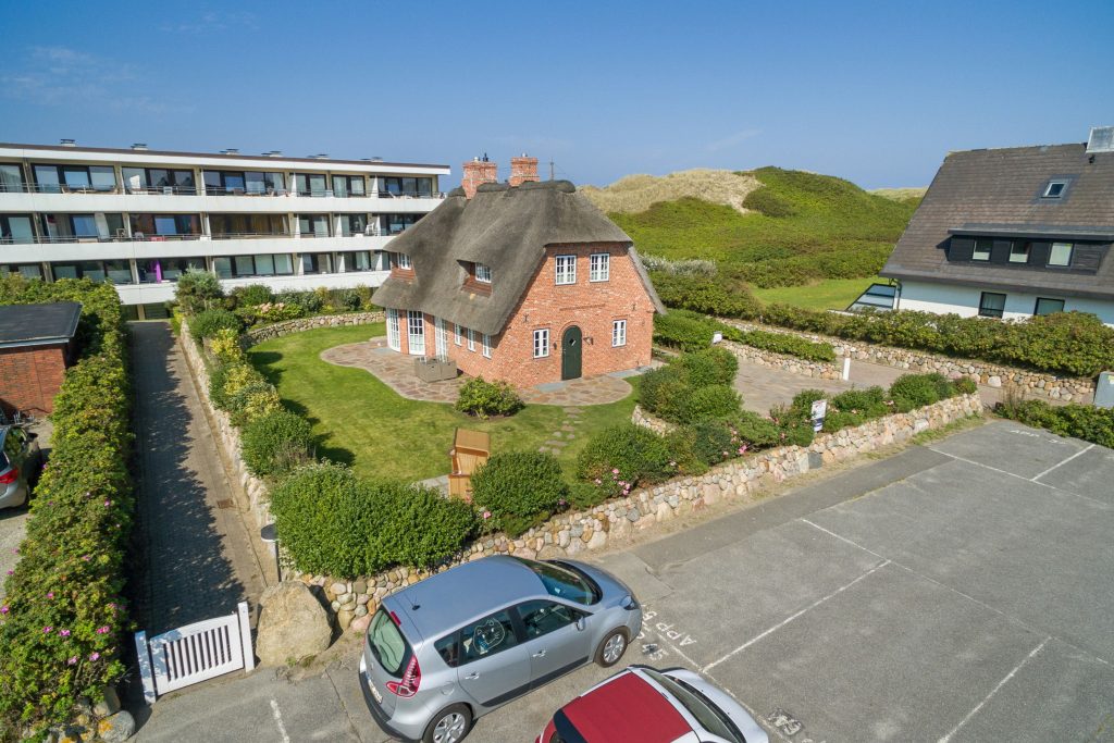 Vogelperspektive von einem Ferienhaus auf Sylt