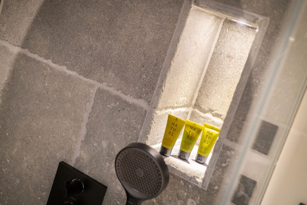 Detailaufnahme einer Dusche in einer Ferienwohnung auf Sylt