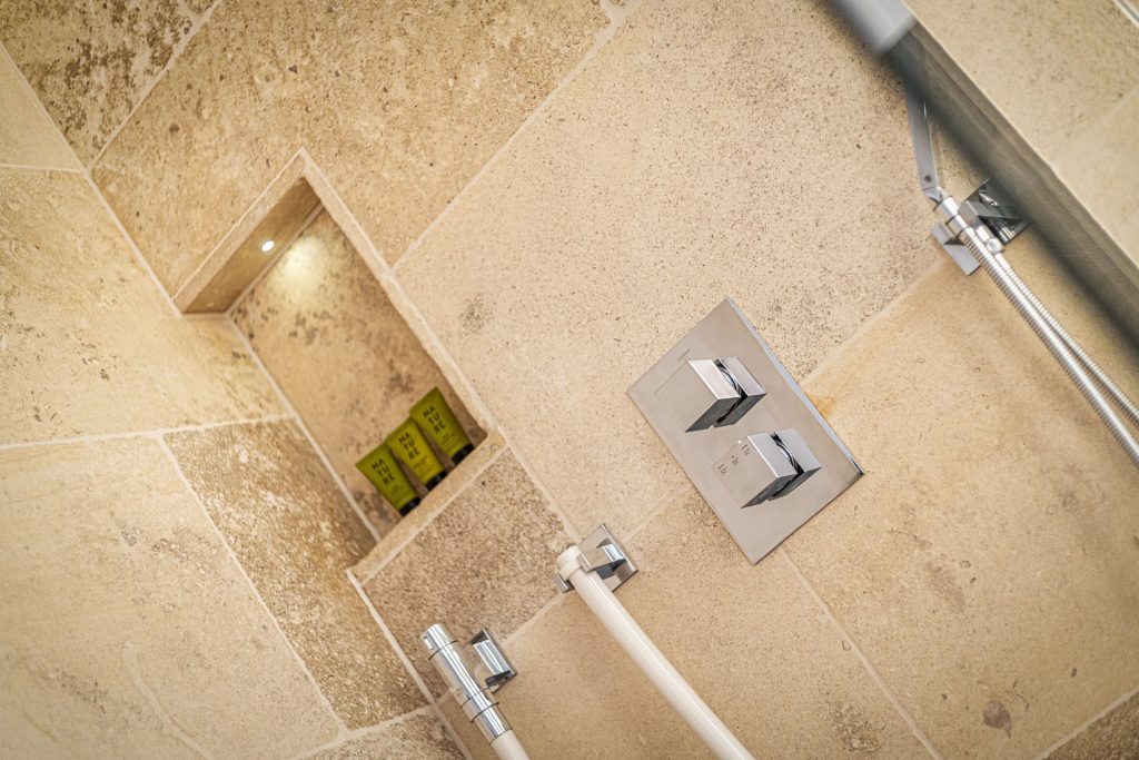 Detailaufnahme einer Dusche in einer Ferienwohnung auf Sylt