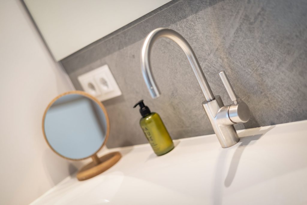 Nahaufnahme Wasserhahn in Ferienwohnung auf Sylt