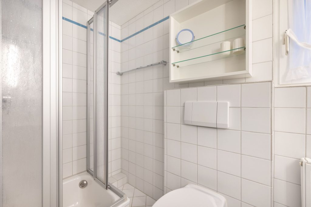 Gefliestes Badezimmer in Ferienwohnung auf Sylt