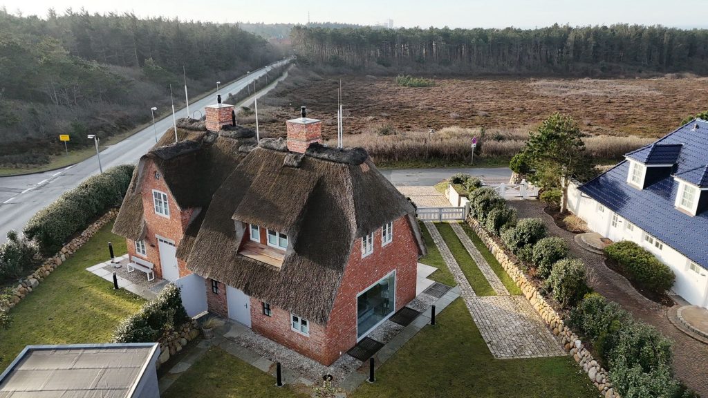 Blick auf Sylter Reetdachhhaus