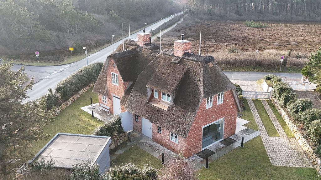 Blick auf Sylter Reetdachhhaus