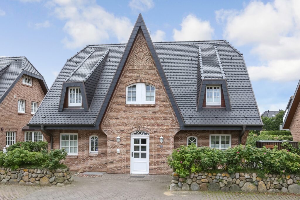 Blick auf ein Ferienhaus auf Sylt