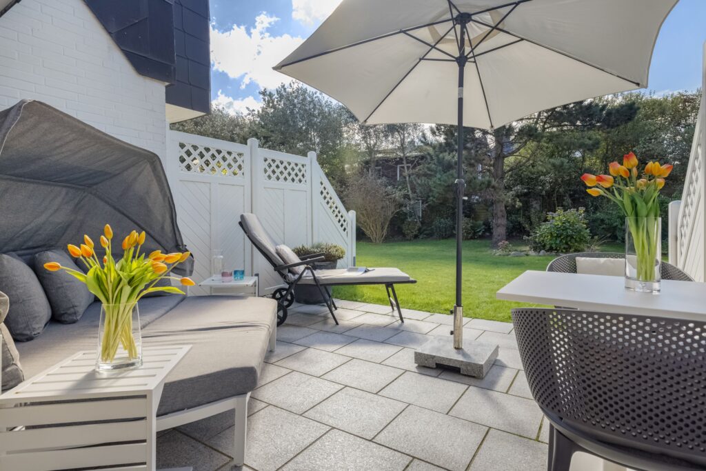 Terrasse eines Ferienhauses auf Sylt