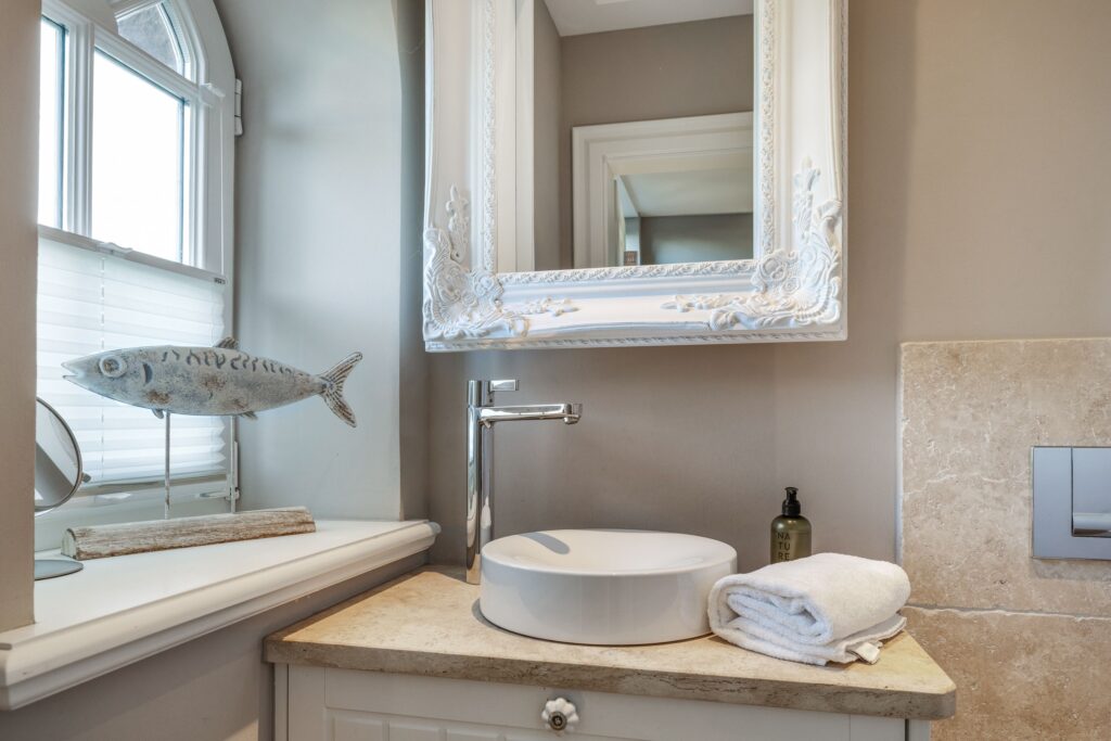 Badezimmer in einem Ferienhaus auf Sylt