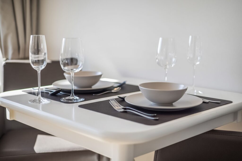 Esstisch in einem Ferienhaus auf Sylt