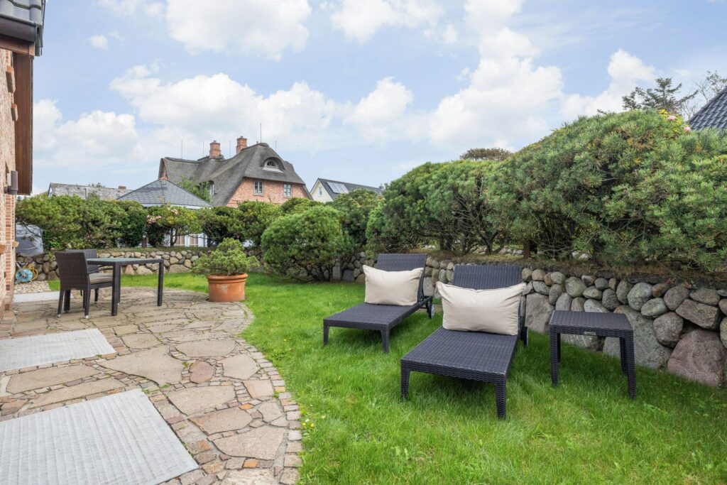 Ferienhaus mit Terrasse und Garten auf Sylt