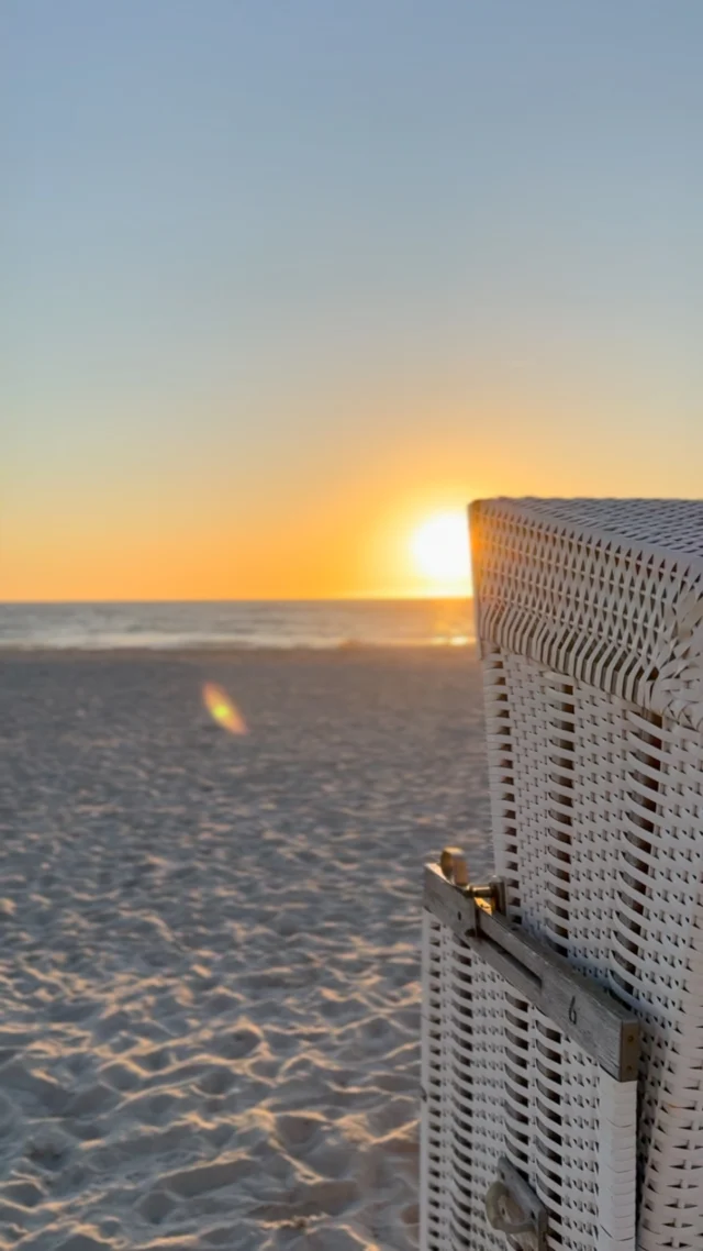 ✨ Für uns sieht ein perfekter Urlaubsabend genau SO aus! 🌅

Wir schicken sonnige Grüße an alle Sylt-Urlauber, an unsere Follower zuhause und an alle, die die Insel genauso lieben wie wir. 🐚💙

Habt eine wunderbare neue Woche! ✨

#Sylt #InselLiebe #Nordsee #UrlaubAufSylt #SyltLiebe #Reiselust #SyltMoment #InselGlück #MeerLiebe #SyltUrlaub #SyltVibes #TravelGermany #InselFeeling