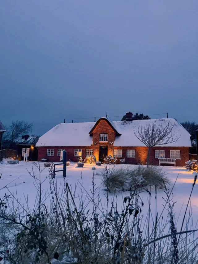 Neue Woche, neues “Winter Wunderland” auf Sylt ❄️☃️

Wir wünschen allen Followern und Gästen eine schöne, ruhige und vor allem sichere Woche ❤️ 

#schnee #sylt #winteraufsylt