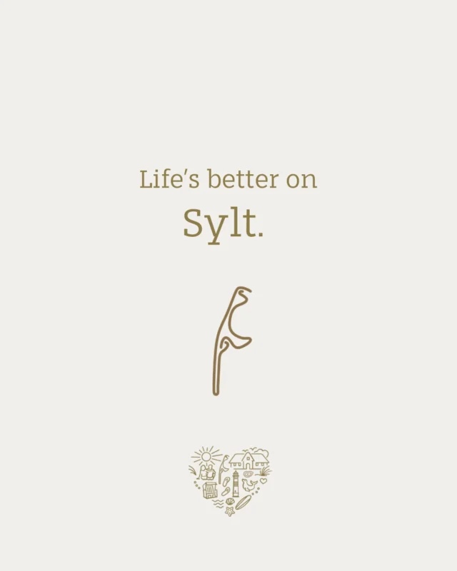Life’s better on Sylt. ✨

Manche Orte fühlen sich einfach anders an.

Mehr Weite. Mehr Meeresluft. Mehr Sonnenuntergänge. Mehr Zeit für das, was wirklich zählt.

Einmal Sylt – und ein Stück Insel bleibt immer im Herzen. 🌊🤍

#LifesBetterOnSylt #Sylt #SyltLiebe #IslandVibes #Nordsee