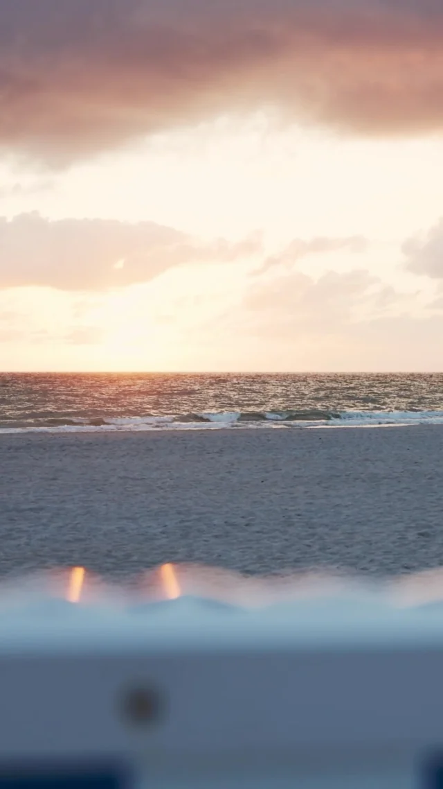 Die Hochsaison 2026 neigt sich langsam dem Ende zu – aber die Vorfreude auf Sylt 2027 darf jetzt schon beginnen. ✨

Endlose Strände, besondere Orte, gutes Essen, frische Nordseeluft und dieses unverwechselbare Inselgefühl: Es gibt viele Gründe, Sylt auch im kommenden Jahr wieder auf die Reiseliste zu setzen.

Unser Buchungsjahr 2027 ist bereits geöffnet. Wer sich das Lieblingsdomizil und den Wunschtermin sichern möchte, kann also schon jetzt den nächsten Sylt-Urlaub planen. 🌊

Wir freuen uns auf ein neues Inseljahr mit vielen besonderen Momenten!

Jetzt buchen auf www.sas-sylt.de und www.wedell-sylt.de

#SyltUrlaub #Sylt2027 #Sylt #Nordsee #UrlaubAufSylt 

Text mit KI optimiert.